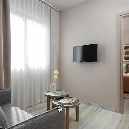 Num & Lofts * Atene